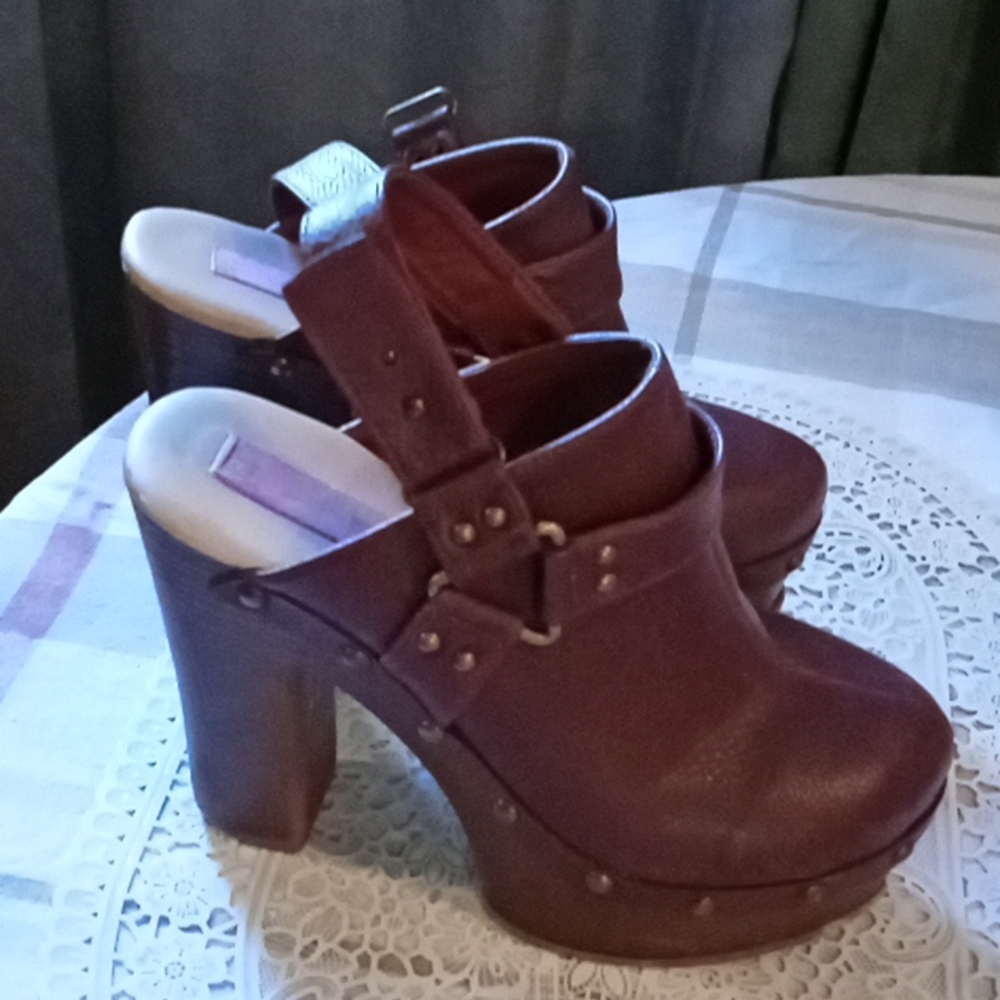 C.label leather maroon clogs